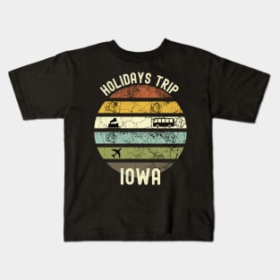 Holidays Trip To Iowa, Family Trip To Iowa, Road Trip to Iowa, Family Reunion in Iowa, Holidays in Iowa, Vacation in Iowa Kids T-Shirt